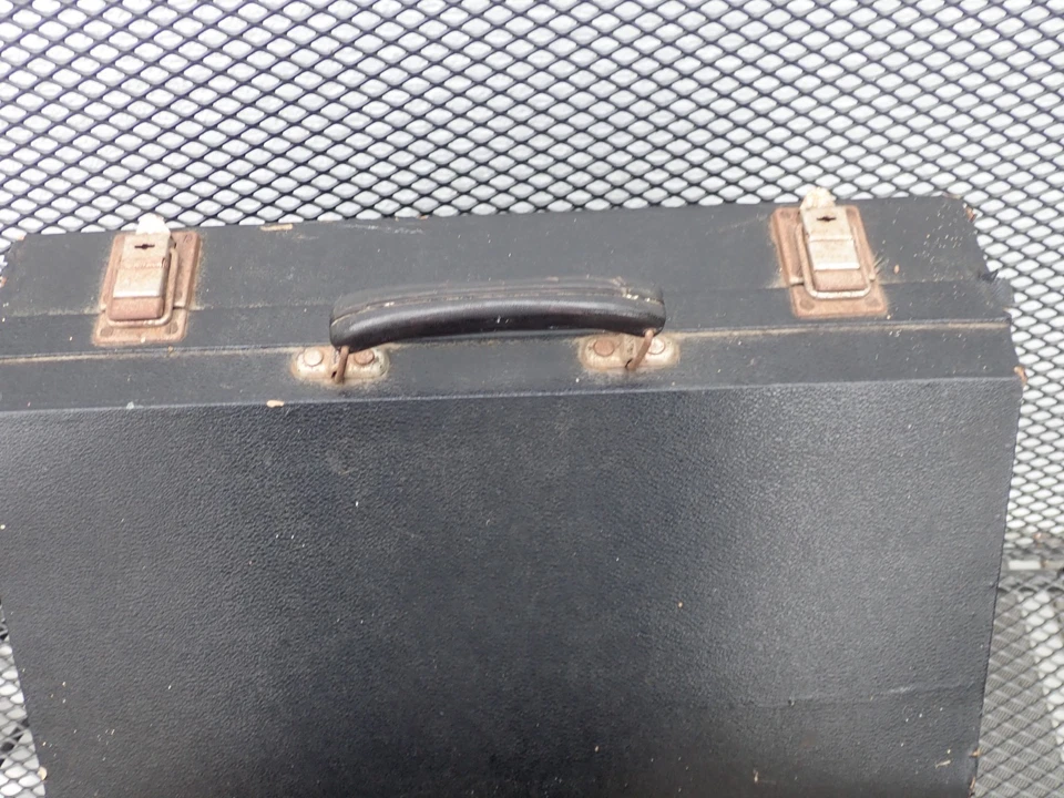 Tolles Akkordeon Cantulia Bambi Farbe rot incl. - original Koffer voll intakt - Bild 4 von 4