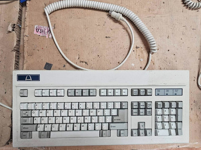 Rare Retro Vintage Arche Mechanical Keyboard Model RT-101+ 115039-002 HI-TEK