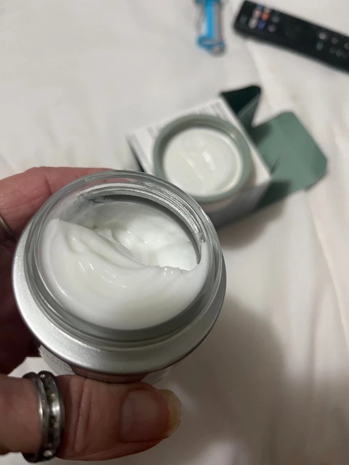 No7 Future Renew Damage Reversal Night Cream 50ml 1.69fl.oz - Image 3 of 4