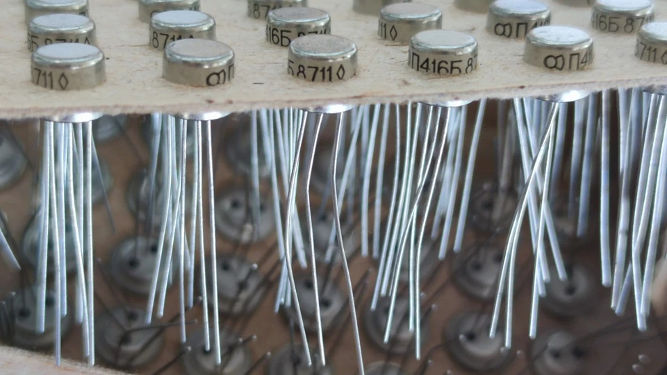 32 pcs Germanium Transistor PNP P416B ~ SFT163 SFT358 2SN1524 Fuzz Face ussr - Image 3 of 3