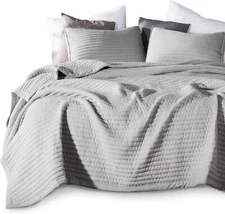 KASENTEX Quilt Set: Machine Washable, Ultra Soft, Lightweight, Stone-Washed Grey