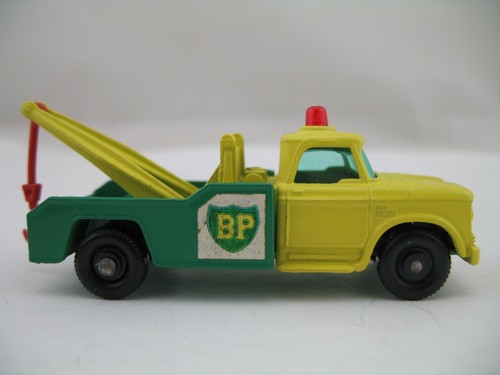 Matchbox 13 & A-1: Dodge Wreck Truck & BP Garage Pumps and Sign - Picture 5 of 21