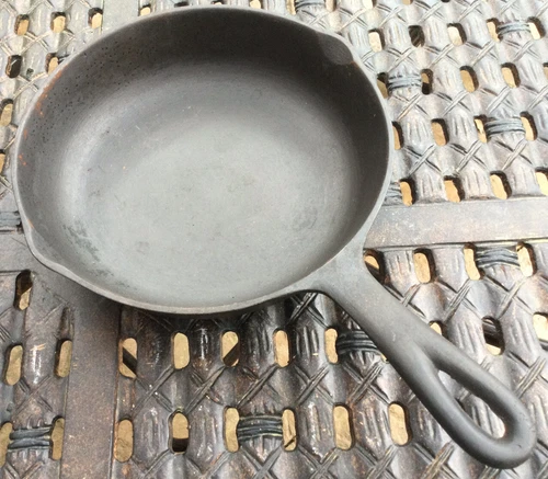 Vintage Birmingham Stove and Range (BSR) Red Mountain #5.A Cast Iron Skillet