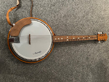 Gitarren-Banjo Mustang