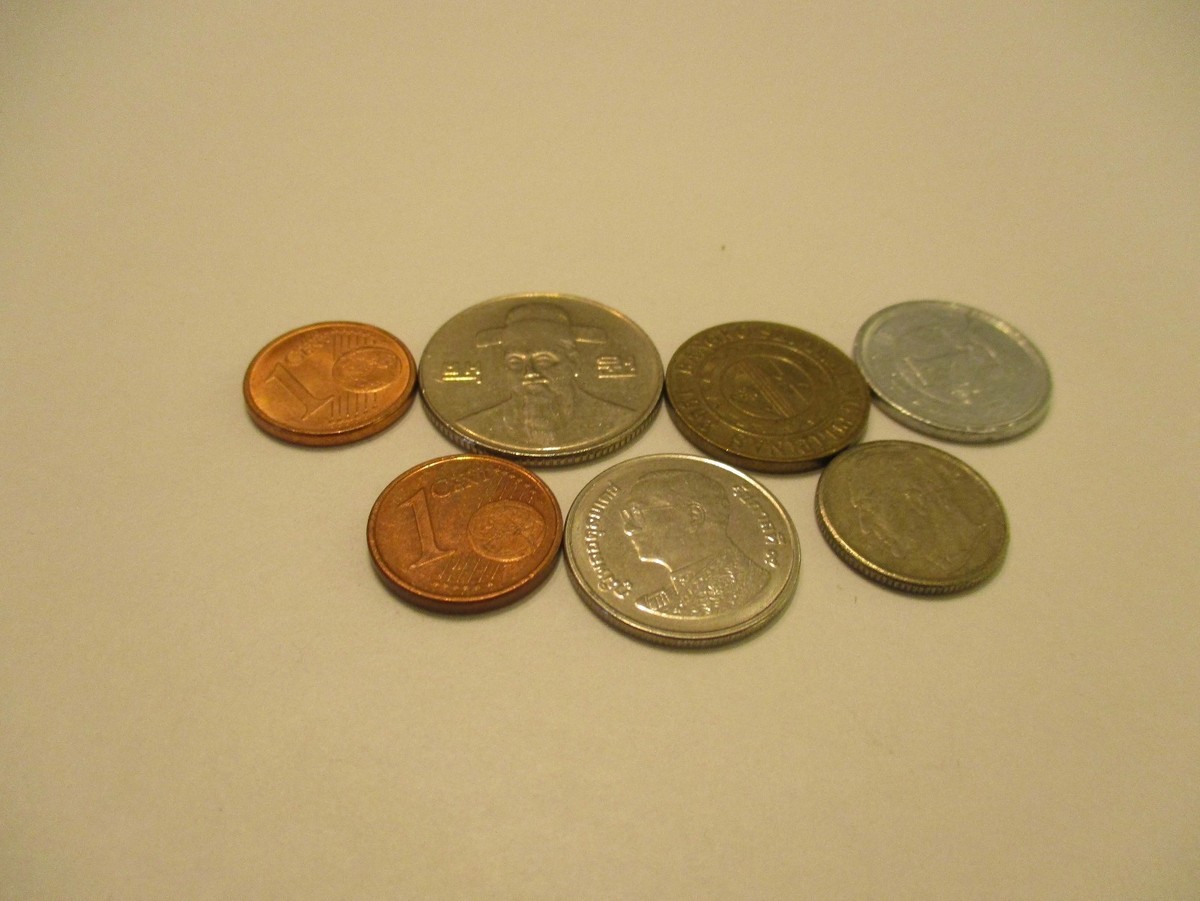 COINS EUROPEAN SET OF 7 COIN WORLD COLLECTION COLLECTIBLES