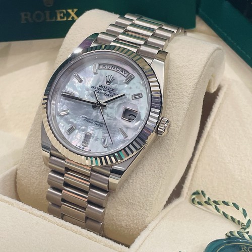ROLEX DAY-DATE 40 MOTHER OF PEARL BAGUETTE DIAL WHITE GOLD PRESIDENT ref: 228239 - Picture 4 of 10
