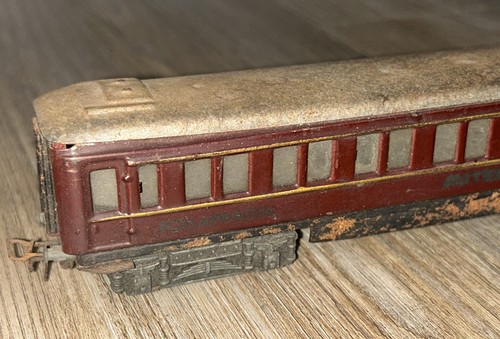 HO Vintage Marklin Mitropa Schlafwagen Sleeping Car 353 Tin Metal Well Aged - Imagen 3 de 11