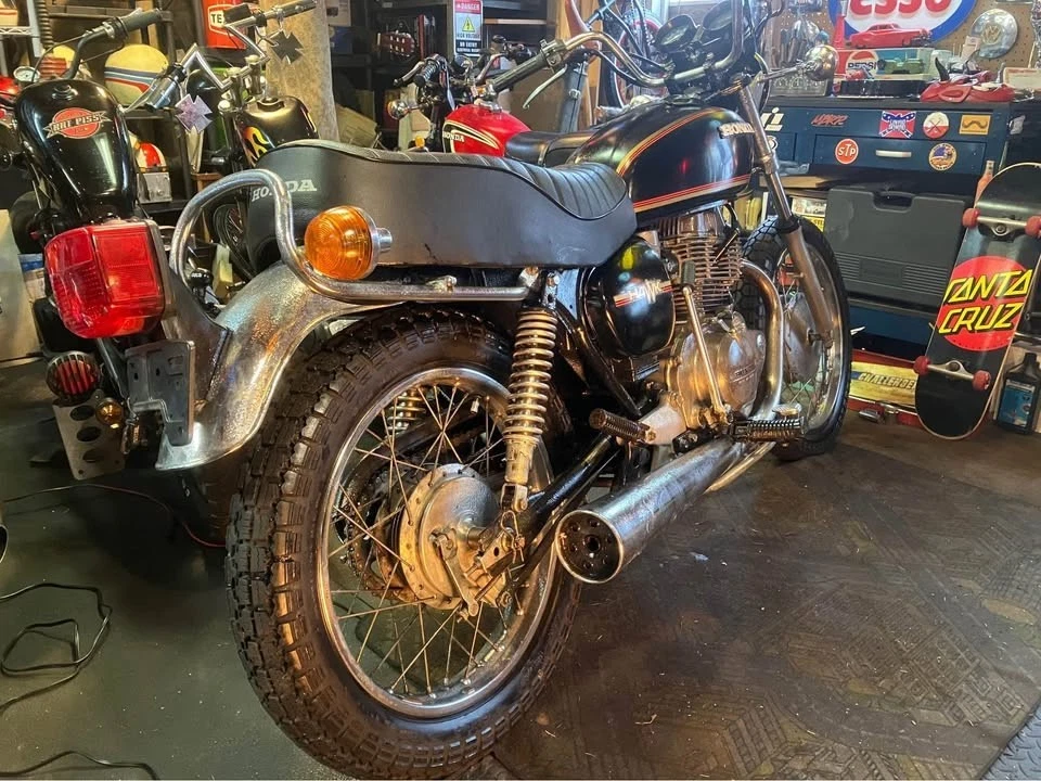 Honda: CB - Image 4 of 4