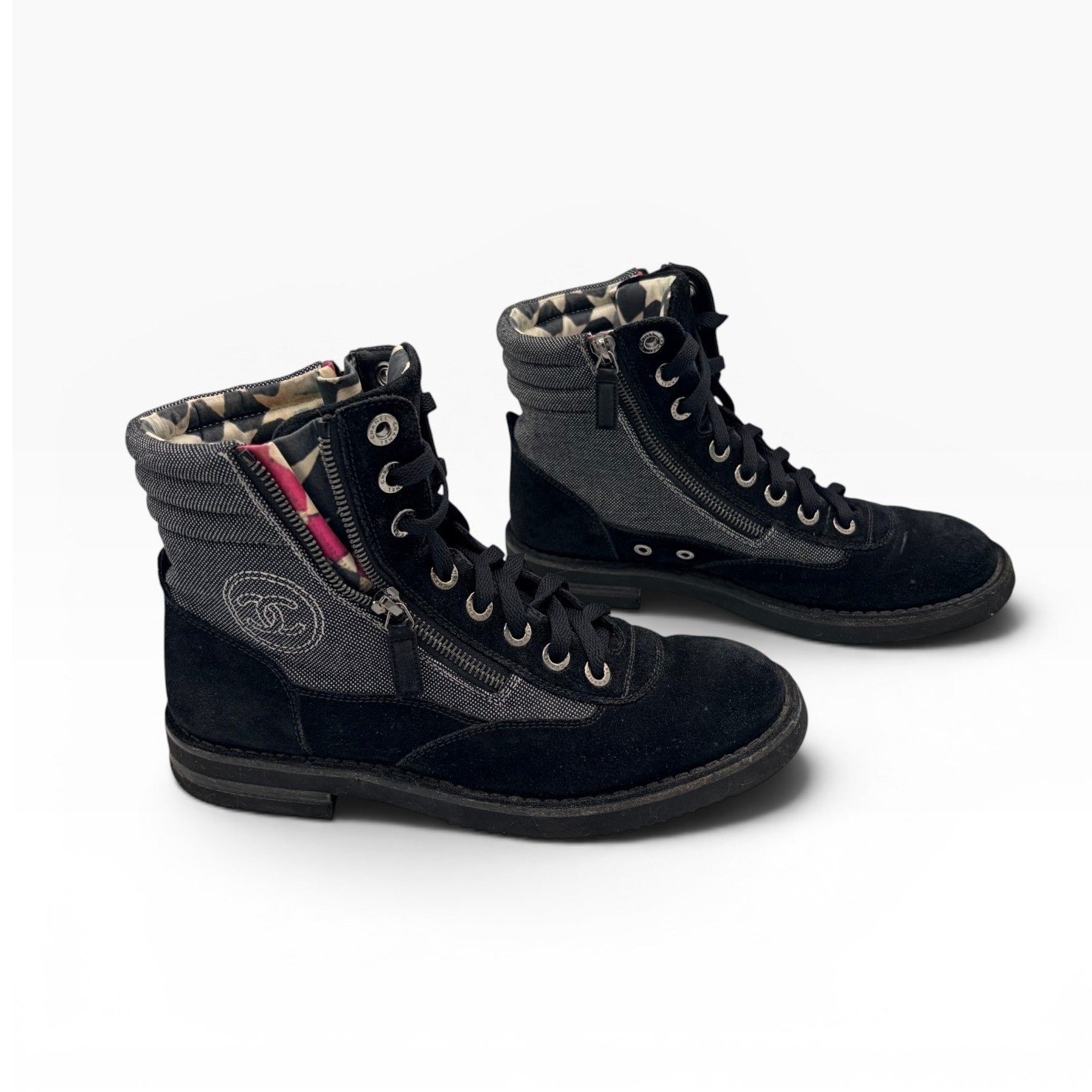 Chanel Combat Boots Size 39 Suede Canvas Black CC Logo Lace Up Side Zip Italy-image