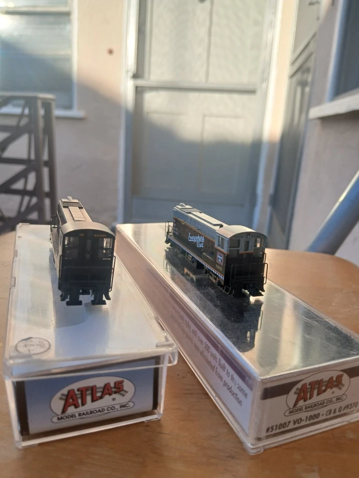 N scale Atlas brand VO-1000 (2) bundle UP & CBQ w/ original cases - Image 3 of 4