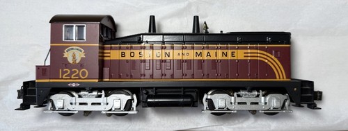 O Gauge Atlas EMD SW9 Diesel Locomotive Boston & Maine 1220 3 Rail #6125-1 - Picture 2 of 15