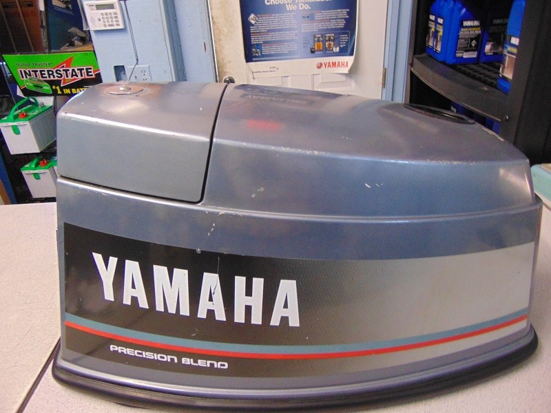 USED YAMAHA 2-STROKE 70 HP PRECISION BLEND TOP COWLING FITS 1984