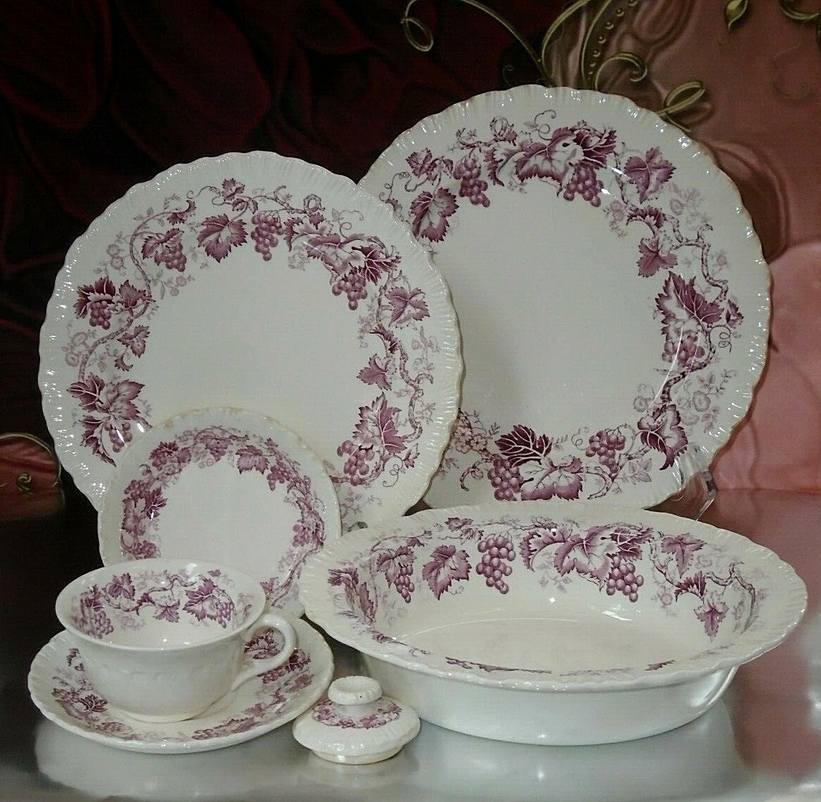 Wedgwood Etruria-Barlaston Old Vine Purple Plates Cups Saucers