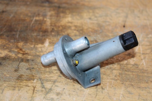 1981 Volkswagen Vanagon Auxiliary Air Valve 0280140114 - Picture 3 of 13