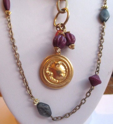 Collier Double Rang Perles Fantaisie Vintage – Occasion – Style Rétro élégant