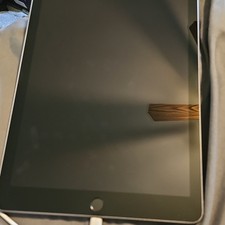 Apple iPad 6th Generation A1893 32GB Black/Space Gray 9.7" Touchscreen Tablet