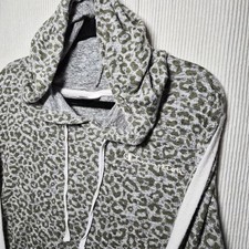 Women s XL Champion Hoodie Lightweight Green/Gray Animal Print