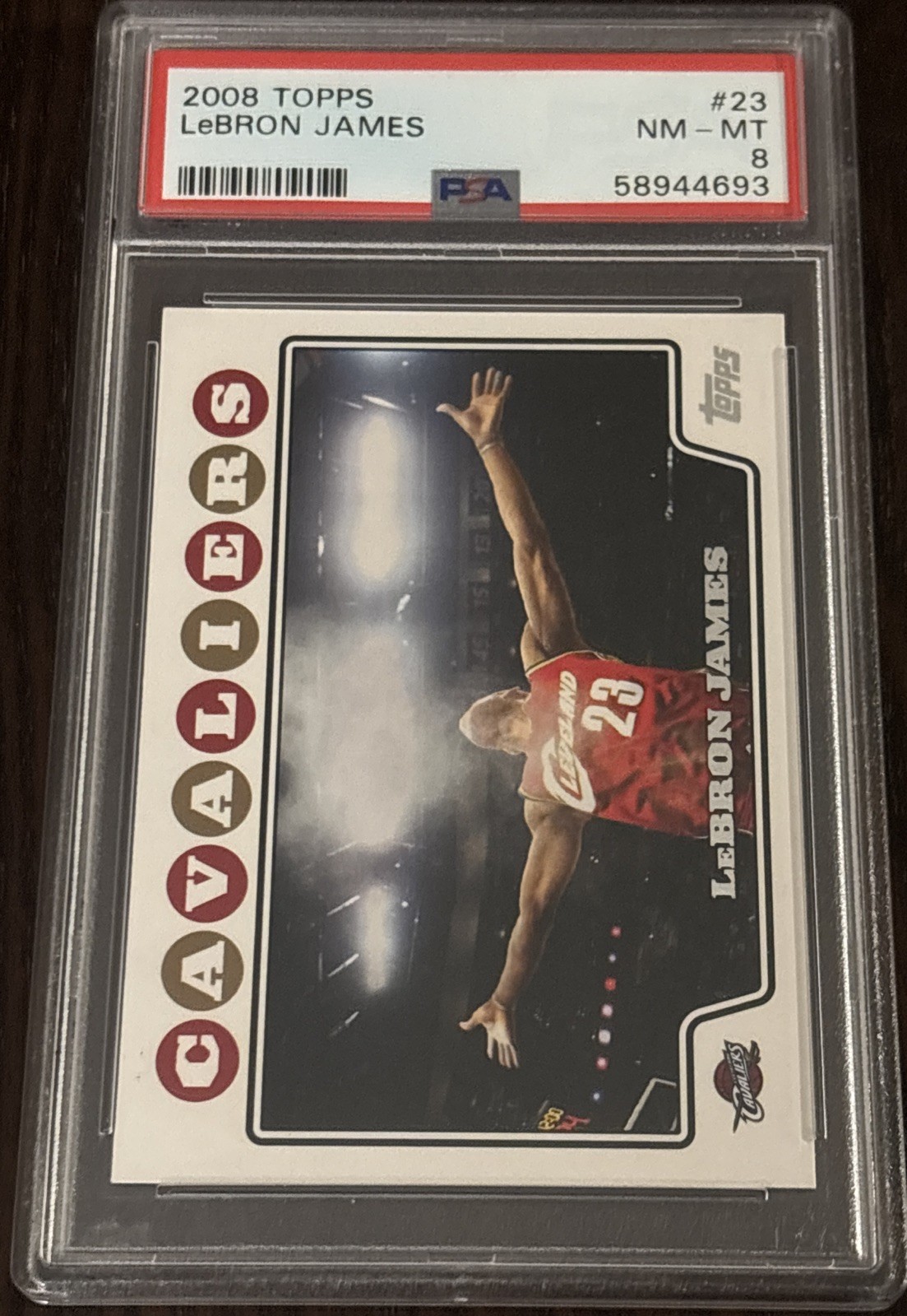 2008 Topps LeBron James Chalk Toss #23 Cavaliers PSA 8