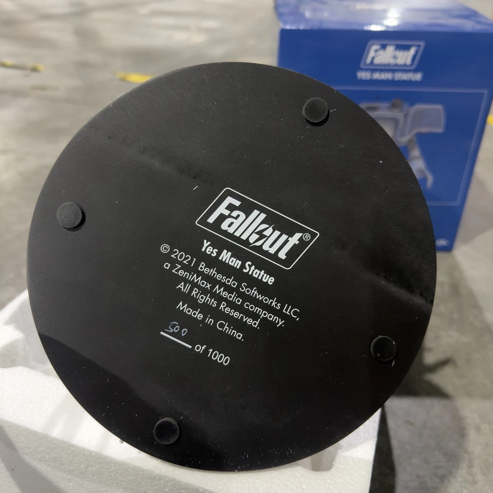 Fallout Yes Man Statue #300/1000 Limited Edition Collectible 2021 - Image 3 of 4