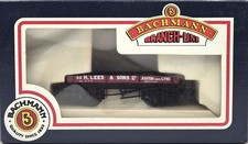 Bachmann 33-400A 1 Plank Open Wagon 96 in H. Lees & Sons Ltd Livery