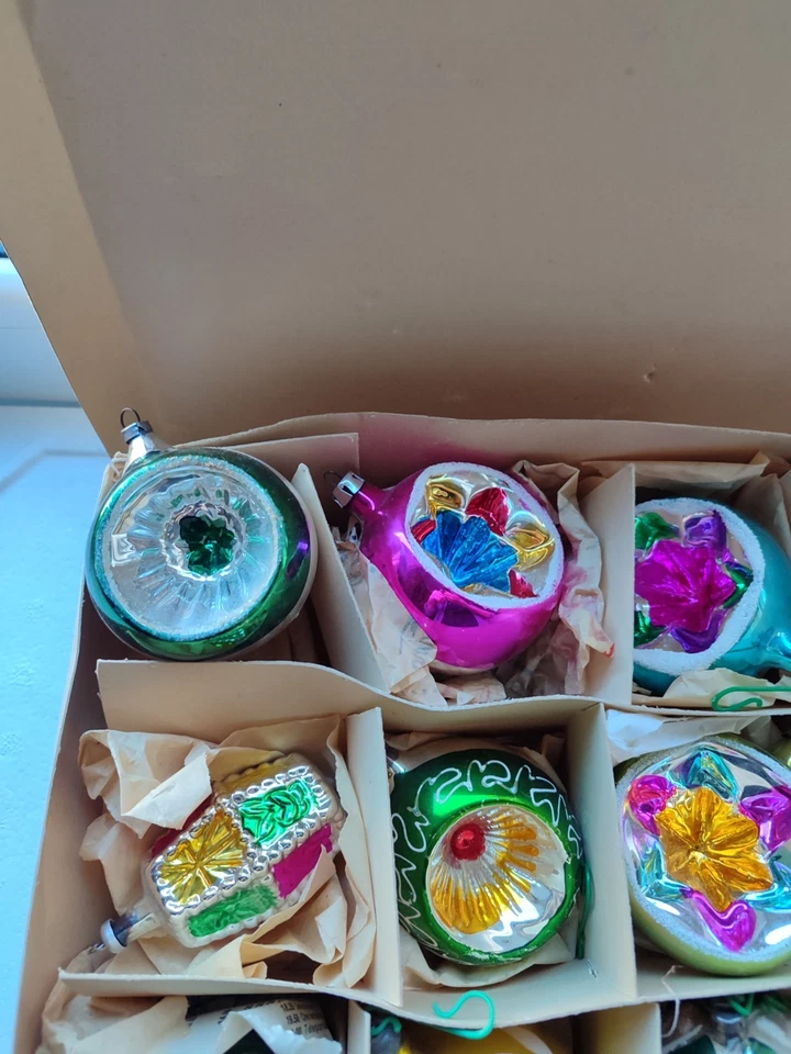 Scatola 12 PALLINE NATALE VINTAGE in vetro argento decorate a mano CHRISTMAS - Immagine 3 di 4