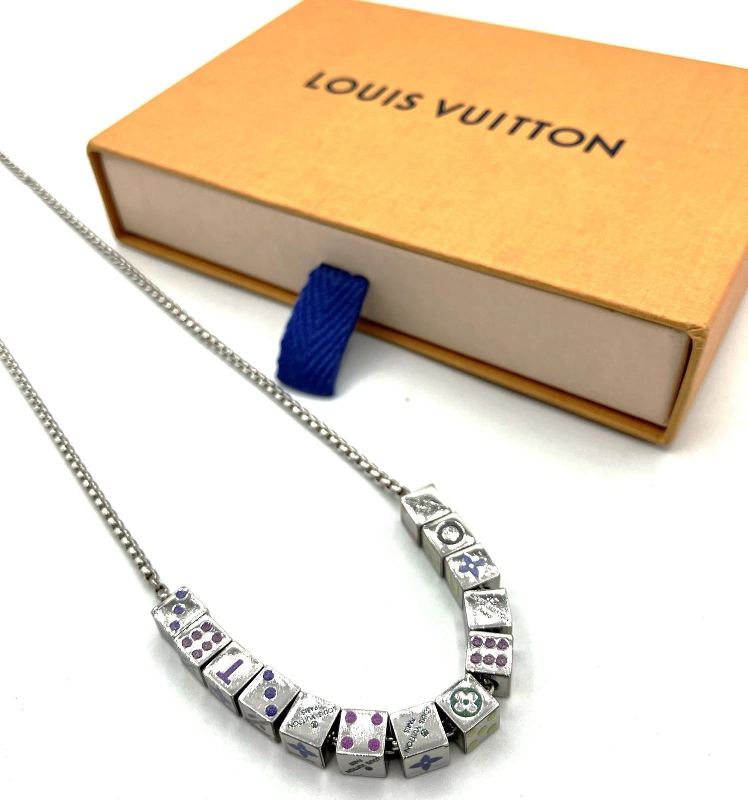 LOUIS VUITTON（LV） Collana Louis Vuitton Collier LV Play It Logo Cubo M68873 articolo usa dalppone