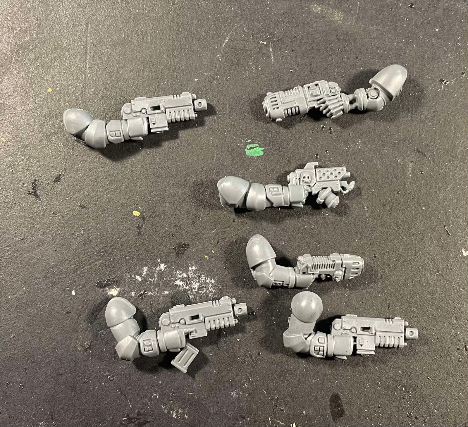 warhammer 40k space marines pistol arm bits random piece (multi listing)
