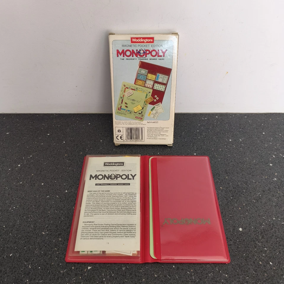 3 x Vintage Travel Games Monopoly Cluedo & Connect 4 Waddingtons MB Games - Image 3 of 4
