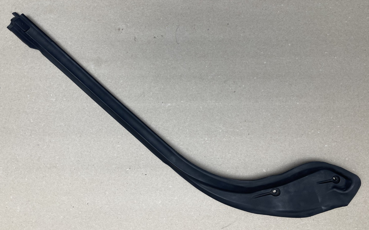 10-15 Lexus IS250C IS350C CONVERTIBLE TRUNK DECK LID SEAL CUSHION RH 67293-53010
