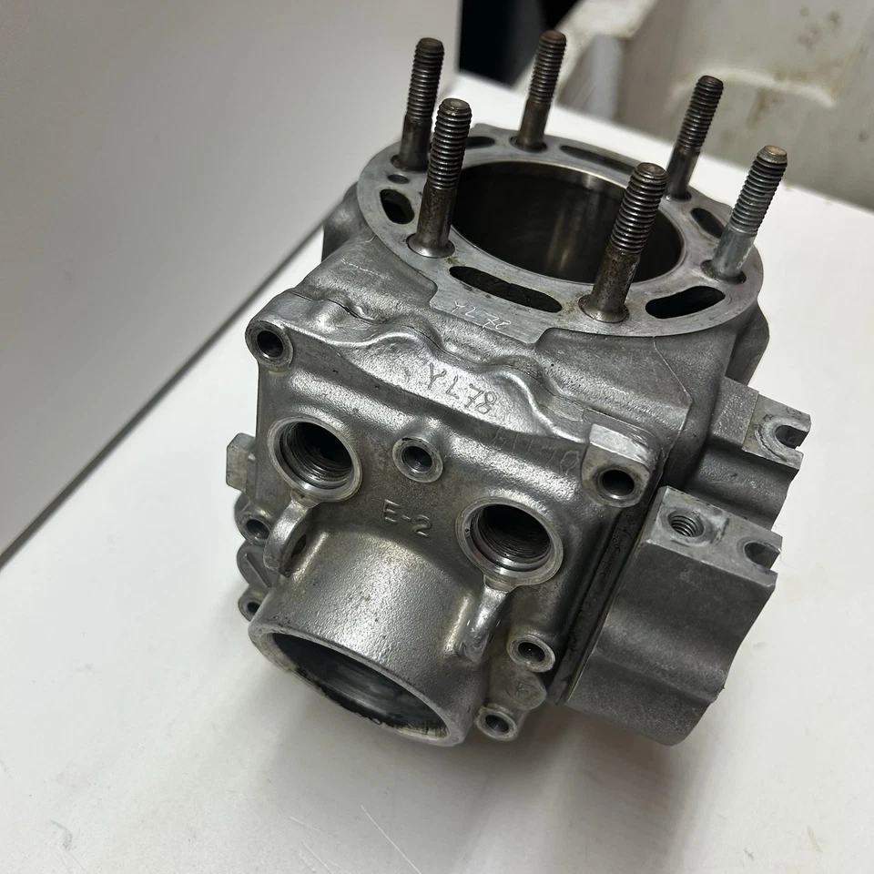 02 - 04 HONDA CR250R CR 250 R TOP END ENGINE CYLINDER BARREL BORE OEM - Image 2 of 4