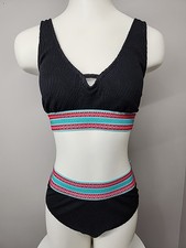 NWT Cupshe Womens Two Piece Swimsuit Size Medium Black With Multicolor Band