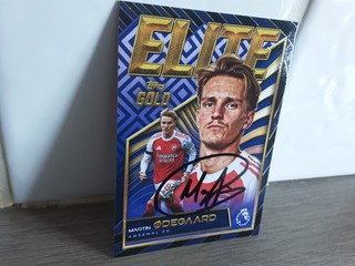 MARTIN ODEGAARD ARSENAL Hand Signed Topps Gold Football trading card