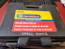 USED Carlyle 41620 Steering Wheel Puller Kit - Napa Service Tools ( C08)