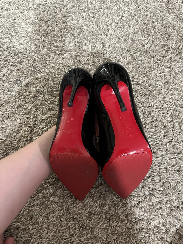 Christian Louboutin Hot Chick 尖头泵 - 黑色,美国 — 第 3/4 张图片