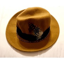 Scala TM Pronto wool Hat OSFM With Removable Amber Colored Resin Necklace