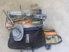 Garrett Axiom Lite metal detector with pinpointer and cases