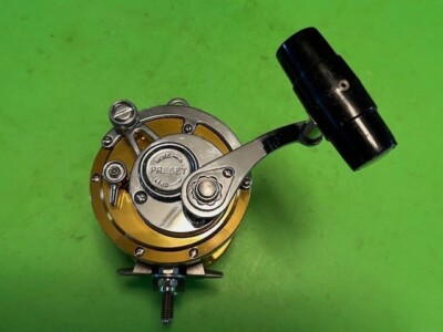PENN INTERNATIONAL 30SW 2-SPEED FISHING REEL WITH ORIGINAL BOX & 2