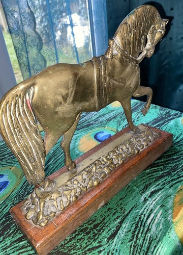 Charming Antique Heavy Brass Horse Door Stop On Wooden Plinth Unusual - Picture 6 of 12