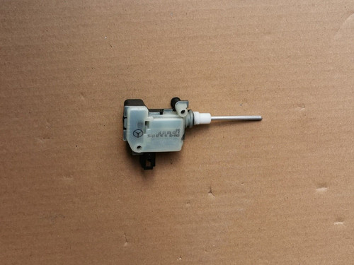 Mercedes Benz Stellmotor Tankklappestellmotor A2038201997