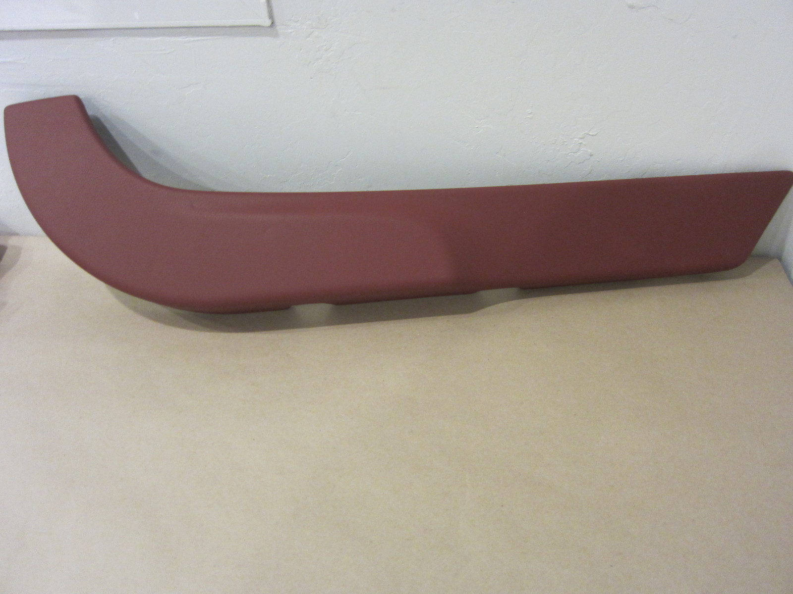 Maserati GranTurismo. LH Door Pocket/Bordeaux. Part#68257207