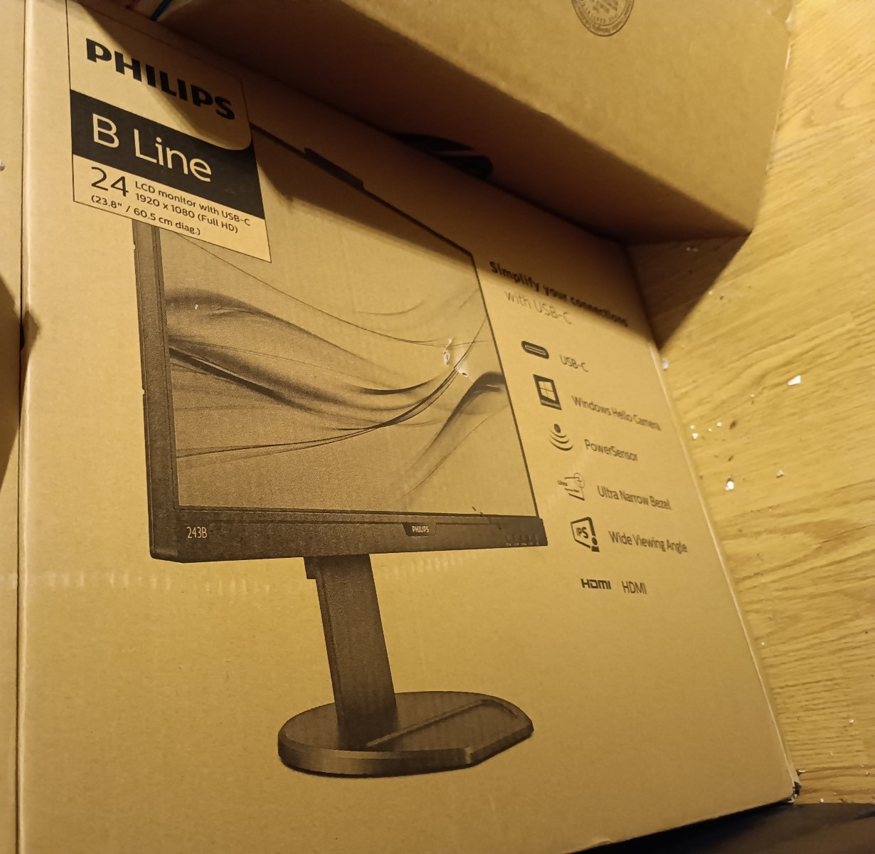 Moniteur LED PHILIPS 243B9H/00 pour eliminer la fatigue visuelle et organiser son bureau