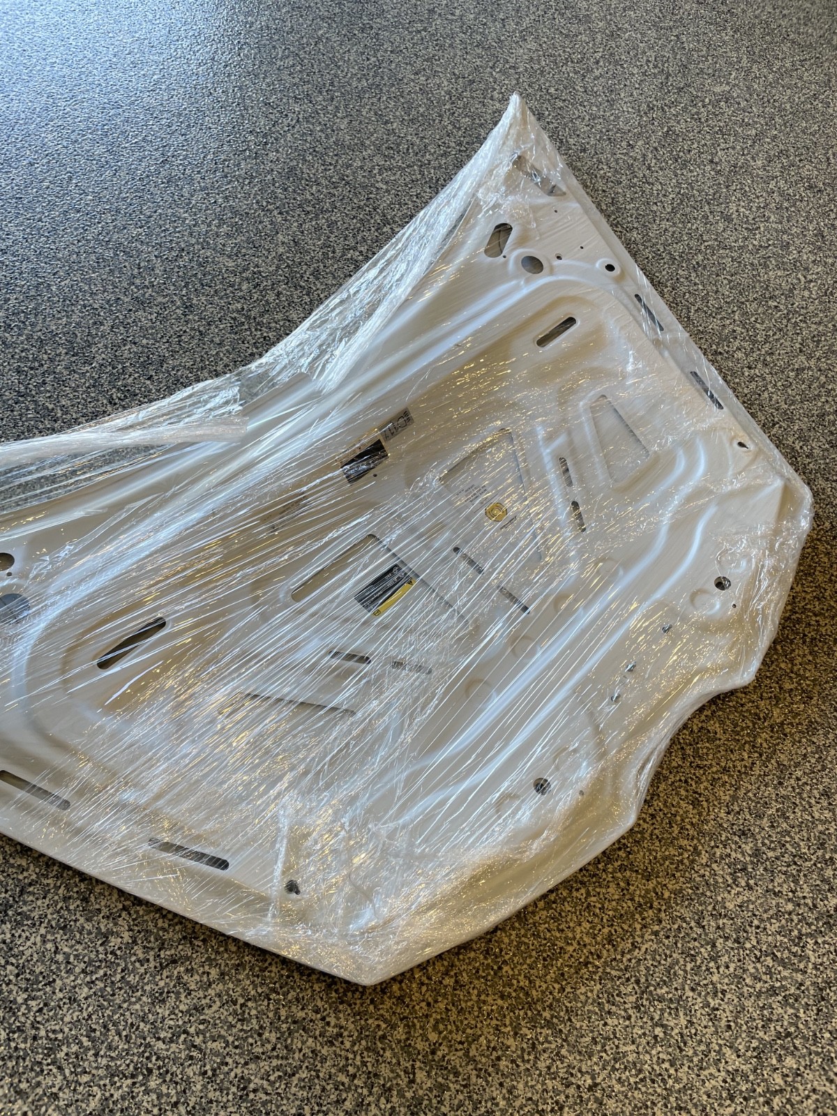Lamborghini Huracan Spyder 2015-2023 Front Engine lid White P/N 4T0823021C
