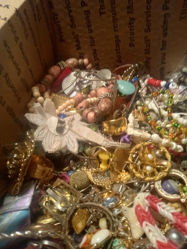 Лот 7 фунтов Мусор Бижутерия Бижутерия Сломанная Запутанная Повторное Использование Ремонт Рукоделие Лот 28 - Изображение 4 из 4