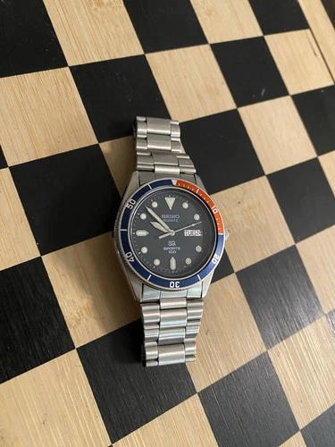 Vintage Seiko SQ Sports 100 Men’s Pepsi Diver Watch 8123-6109