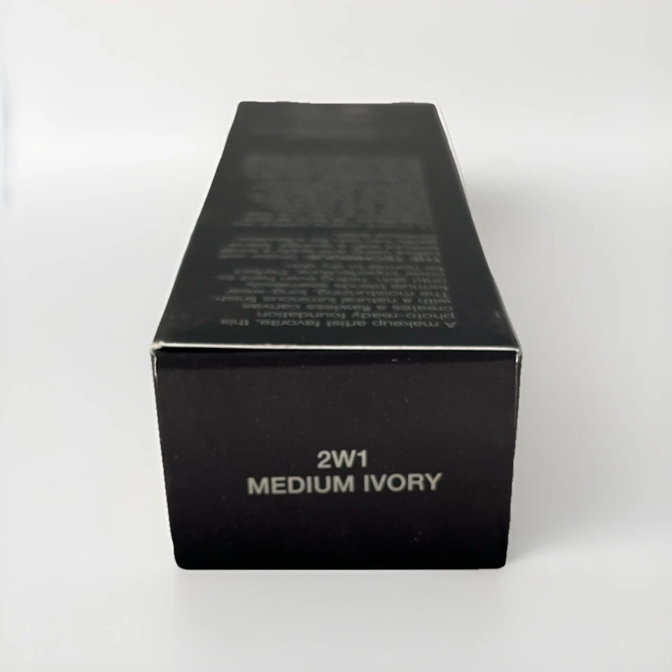 Laura Mercier Silk Crème Moisturizing Photo Edition Foundation 30ml/1oz New - Image 2 of 2