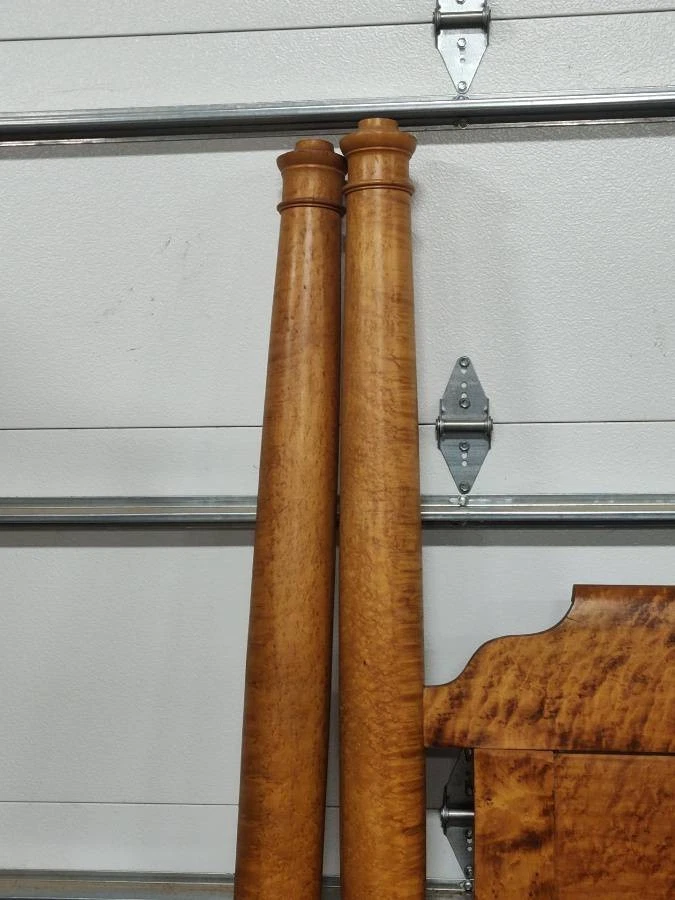 Cama de arce ojo de pájaro macizo muy antigua del siglo XVIII/principios del XIX, ¡imprescindible verla! Foto 3 de 4