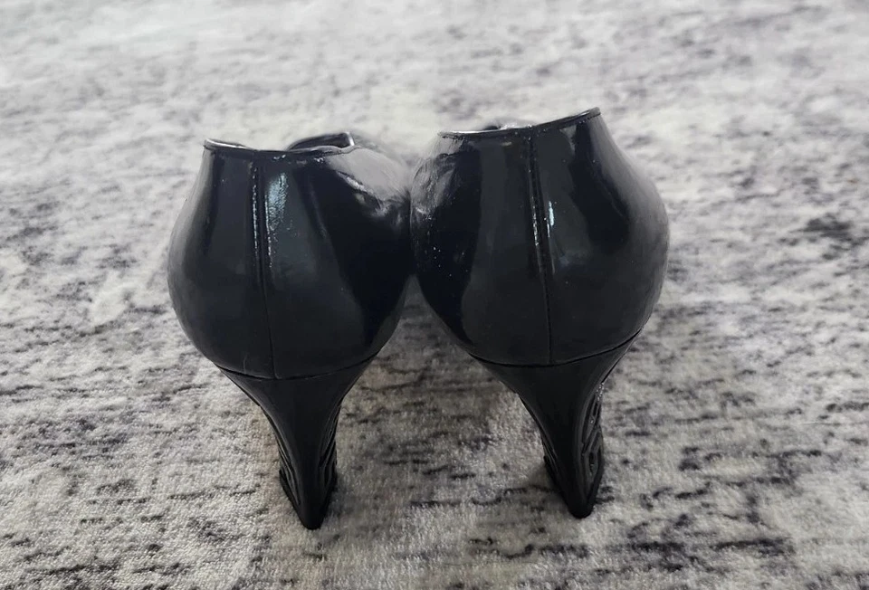 Tacones Bally $790 Vintage charol punta puntiaguda talla 37,5 (6,5-7) negros Foto 4 de 4