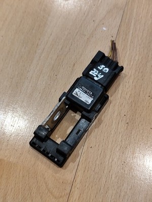 Toyota Corolla Verso 2008 2.0/Battery Relay fuse/2885028010/1314000041