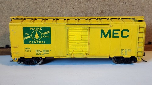 Coche de carga Maine Central RR 40' SD 6536 pino con ruedas de metal Kadee Athearn HO | Zustand: Used