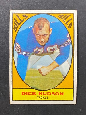 1967 Topps - Dick Hudson #22  *Crease* d1